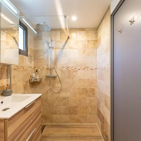 Apartament Vue Au Calme Piscine & Parking *